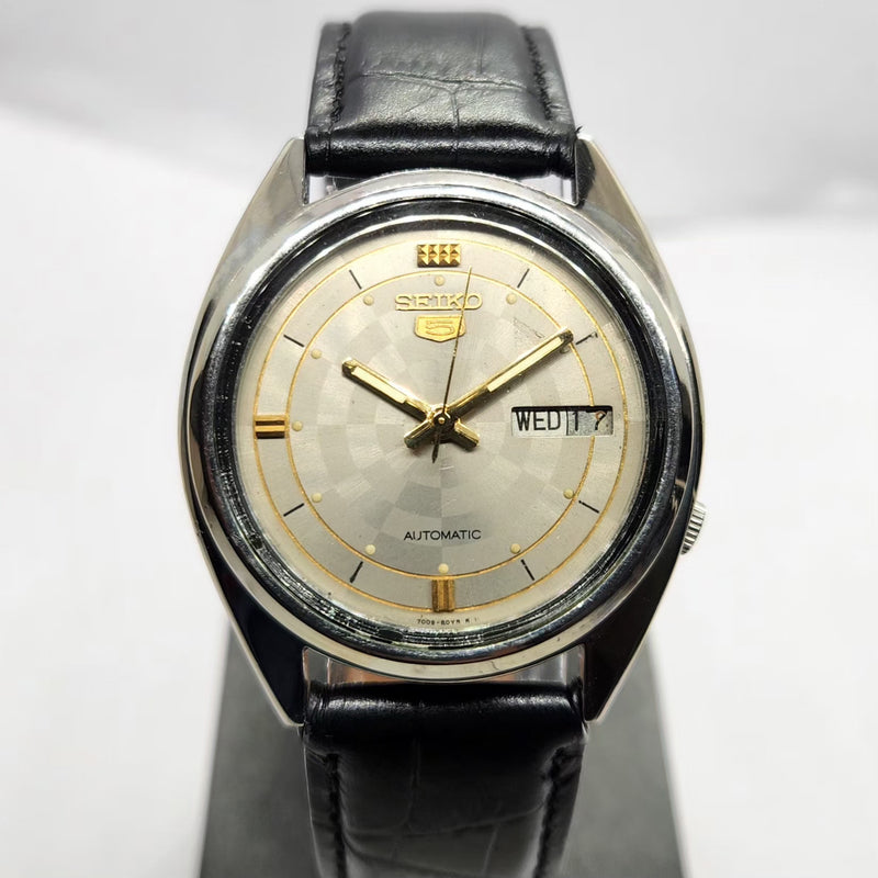 Vintage 1975 Original Seiko 5 Automatic 7019-8180 Grey Face 21 Jewels Day-Date Japanese Men's Wrist Watch SA06