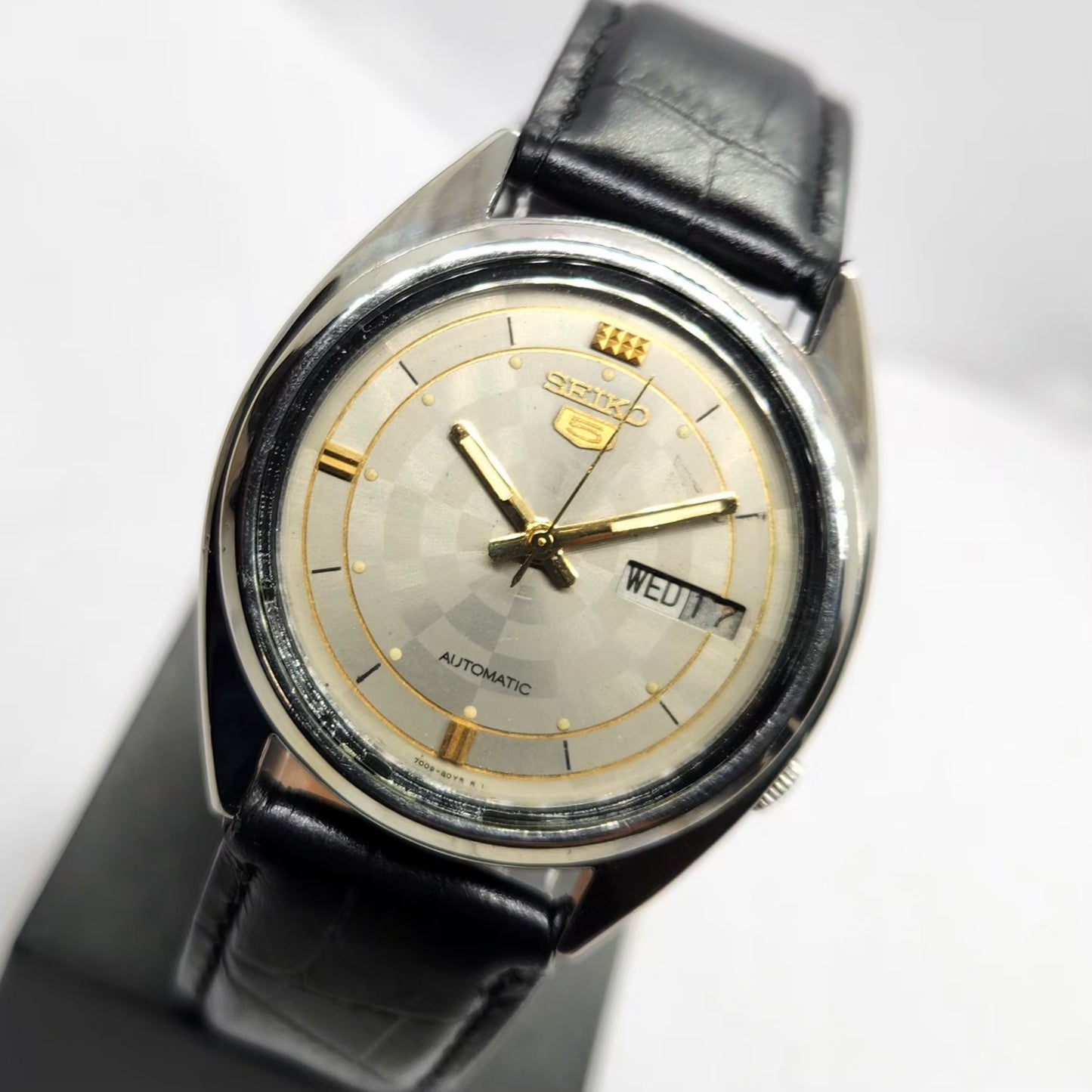 Vintage 1975 Original Seiko 5 Automatic 7019-8180 Grey Face 21 Jewels Day-Date Japanese Men's Wrist Watch SA06