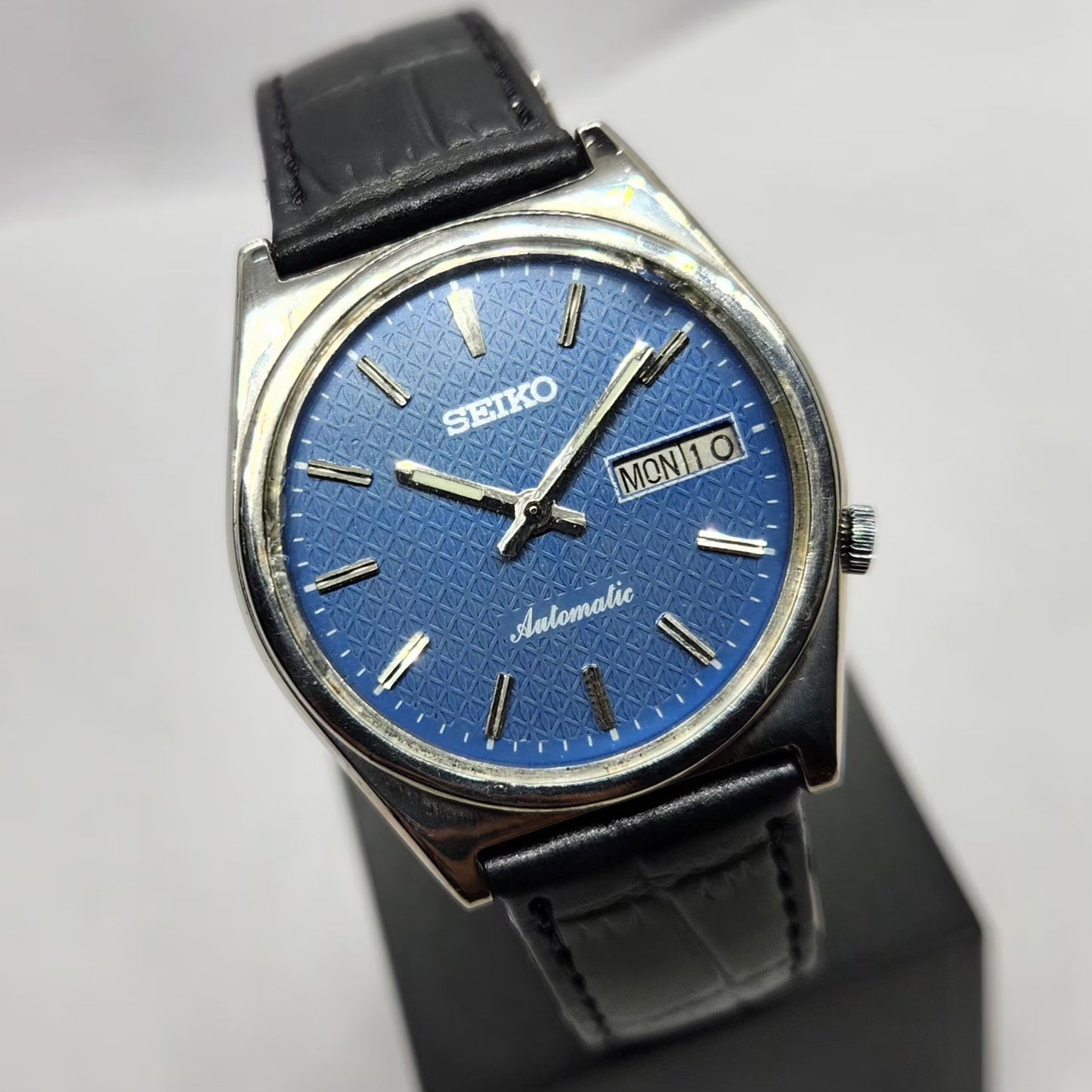 Vintage 1982 Original Seiko 5 Automatic 7009-821J Blue Face 17 Jewels Day-Date Japanese Men's Wrist Watch SA08