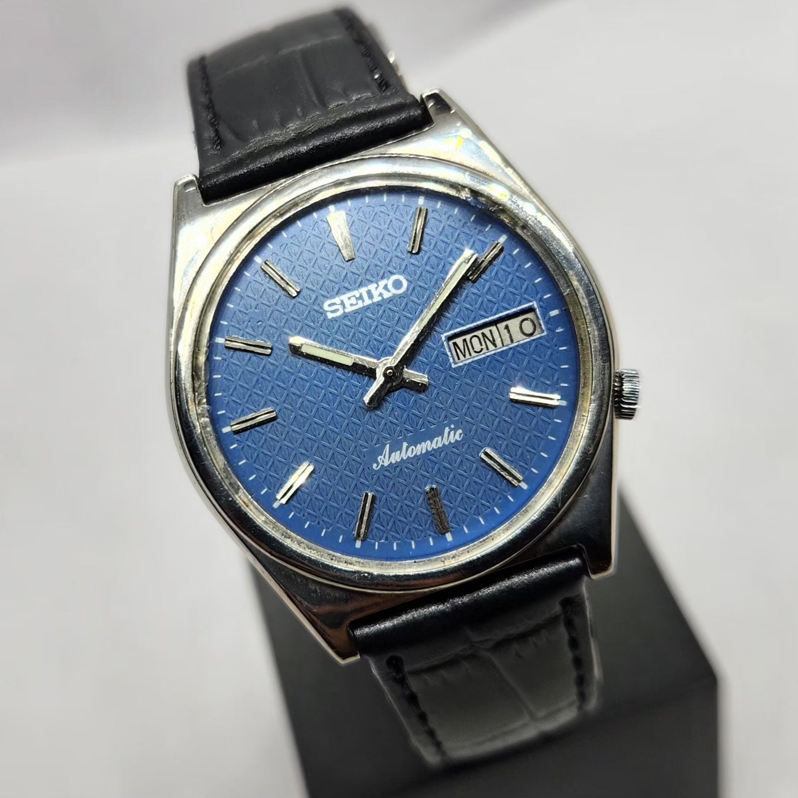 Vintage 1982 Original Seiko 5 Automatic 7009-821J Blue Face 17 Jewels Day-Date Japanese Men's Wrist Watch SA08