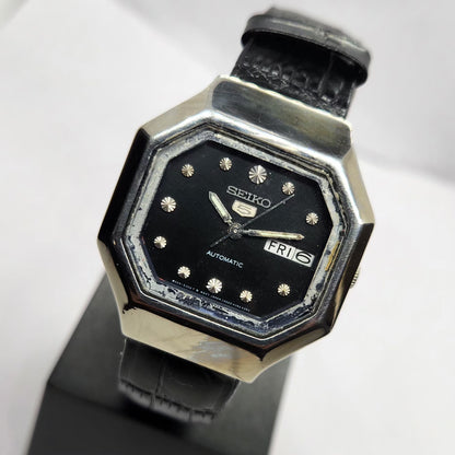 Vintage 1985 Original Seiko 5 Automatic 6309-5230 Black Face 17 Jewels Day-Date Japanese Men's Wrist Watch SA09