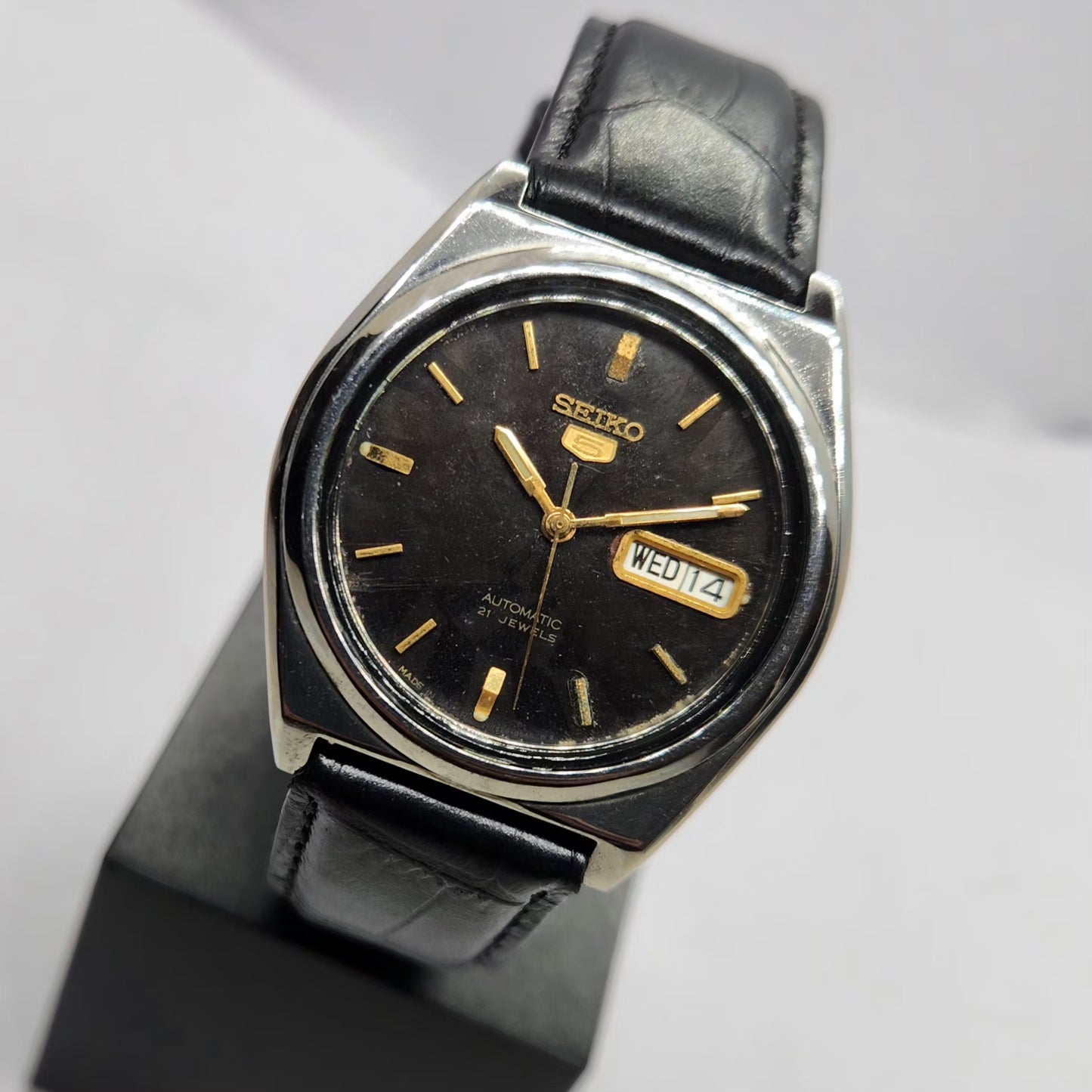 Vintage 1997 Original Seiko 5 Automatic 7s26-8760 Black Face 21 Jewels Day-Date Japanese Men's Wrist Watch SA10