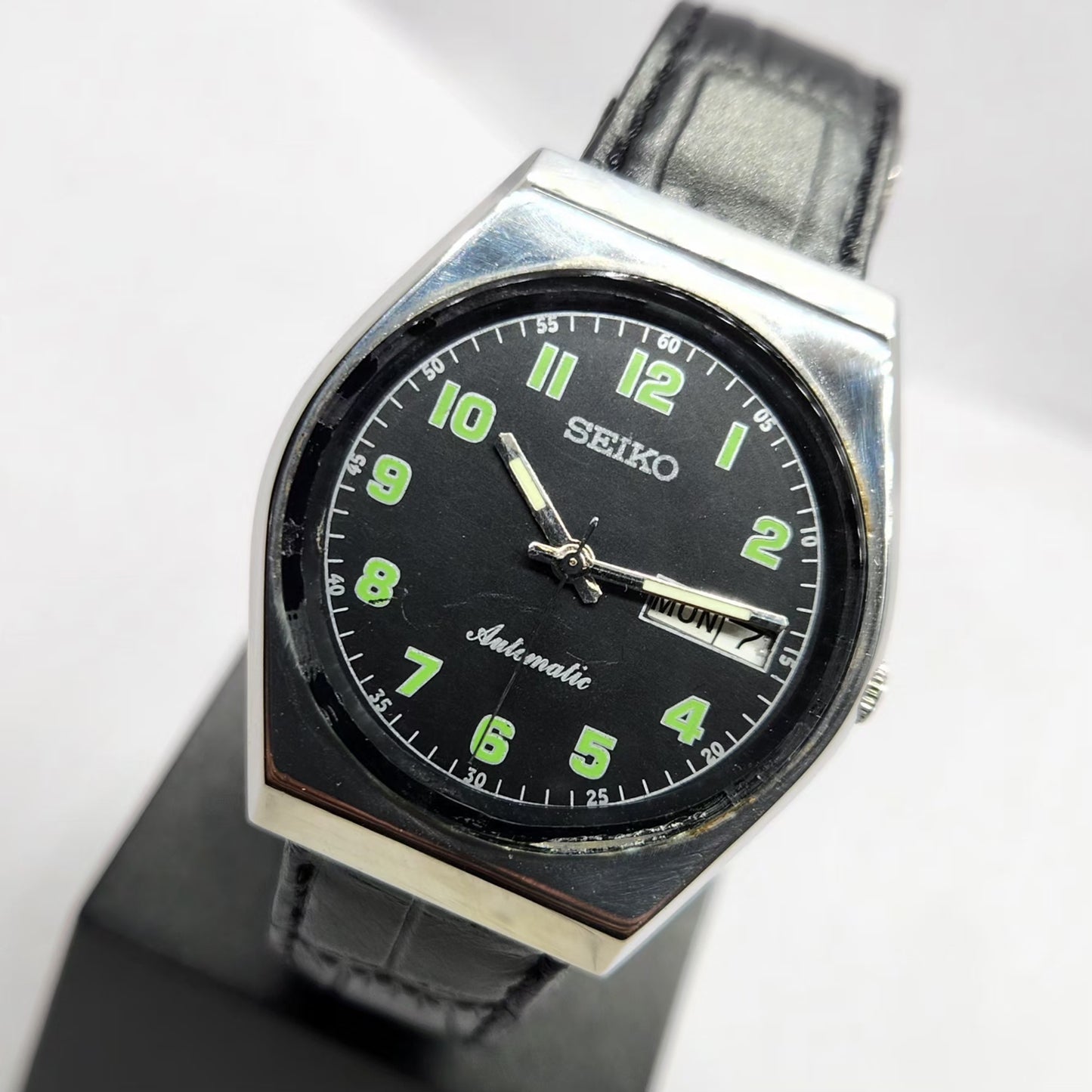 Vintage 1984 Original Seiko 5 Automatic 6309-8820 Black Face 17 Jewels Day-Date Japanese Men's Wrist Watch SA11