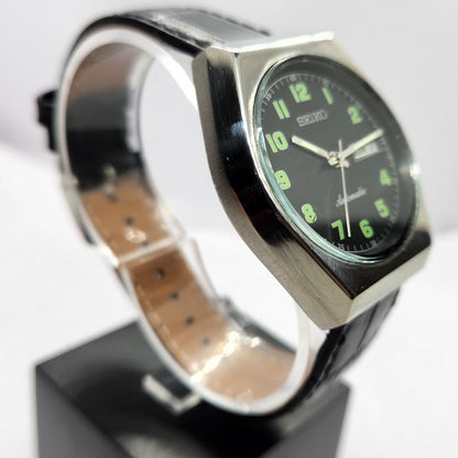 Vintage 1984 Original Seiko 5 Automatic 6309-8820 Black Face 17 Jewels Day-Date Japanese Men's Wrist Watch SA11