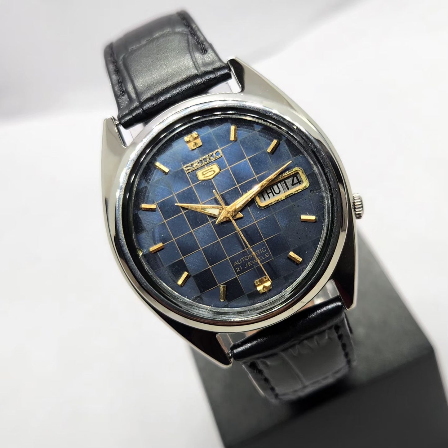 Vintage 1983 Original Seiko 5 Automatic 7009-3181 Blue Face 17 Jewels Day-Date Japanese Men's Wrist Watch SA12