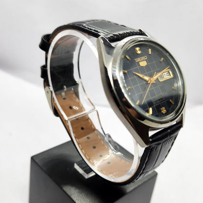 Vintage 1983 Original Seiko 5 Automatic 7009-3181 Blue Face 17 Jewels Day-Date Japanese Men's Wrist Watch SA12