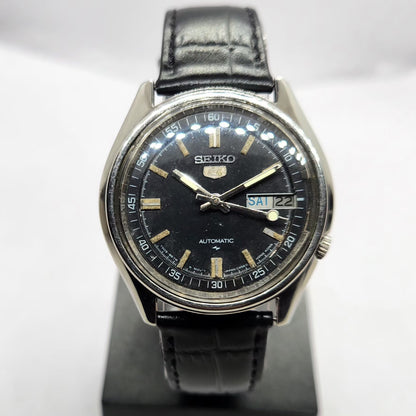 Vintage 1983 Original Seiko 5 Automatic 7009-4040 Black Face 17 Jewels Day-Date Japanese Men's Wrist Watch SA14