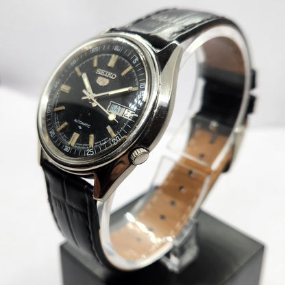 Vintage 1983 Original Seiko 5 Automatic 7009-4040 Black Face 17 Jewels Day-Date Japanese Men's Wrist Watch SA14