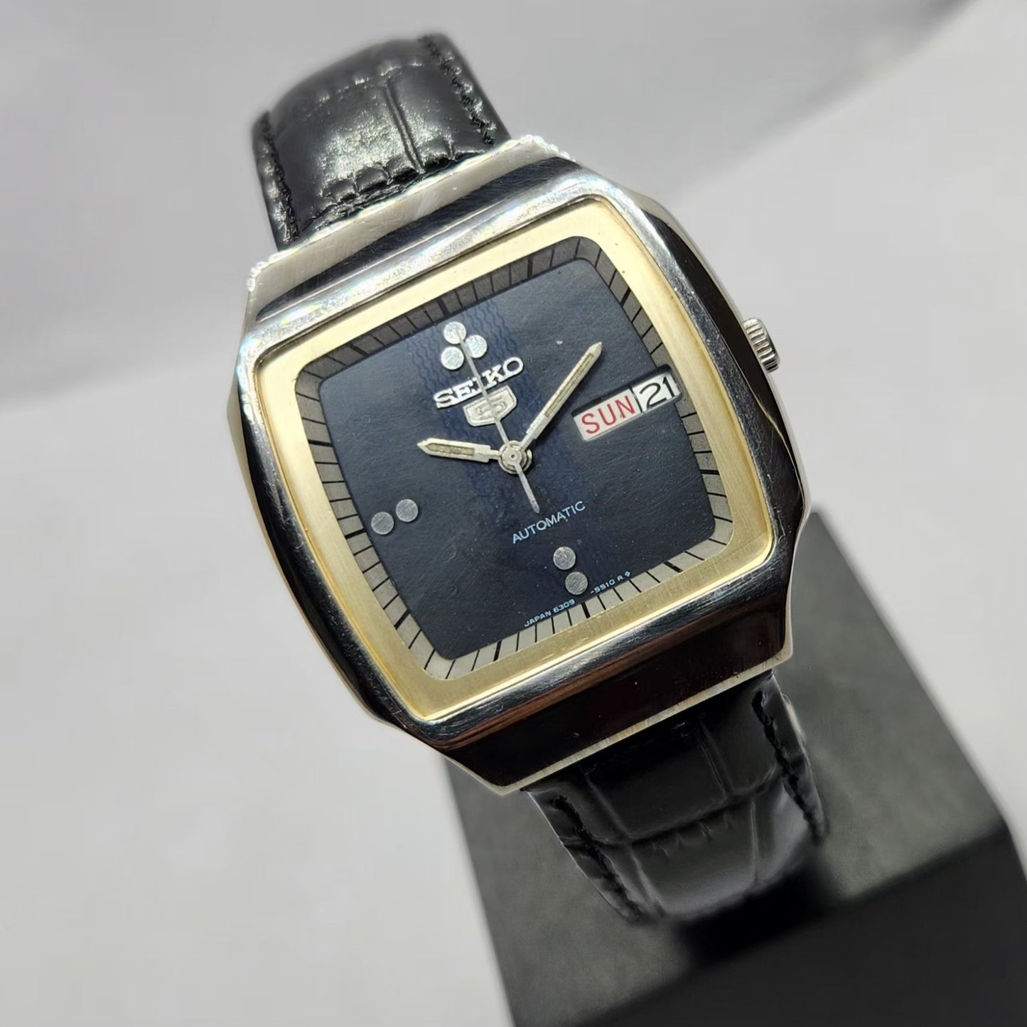 Vintage 1983 Original Seiko 5 Automatic 6309-5820 Black Face 17 Jewels Day-Date Japanese Men's Wrist Watch SA16