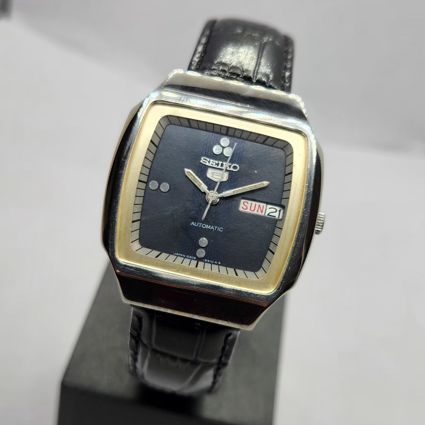 Vintage 1983 Original Seiko 5 Automatic 6309-5820 Black Face 17 Jewels Day-Date Japanese Men's Wrist Watch SA16