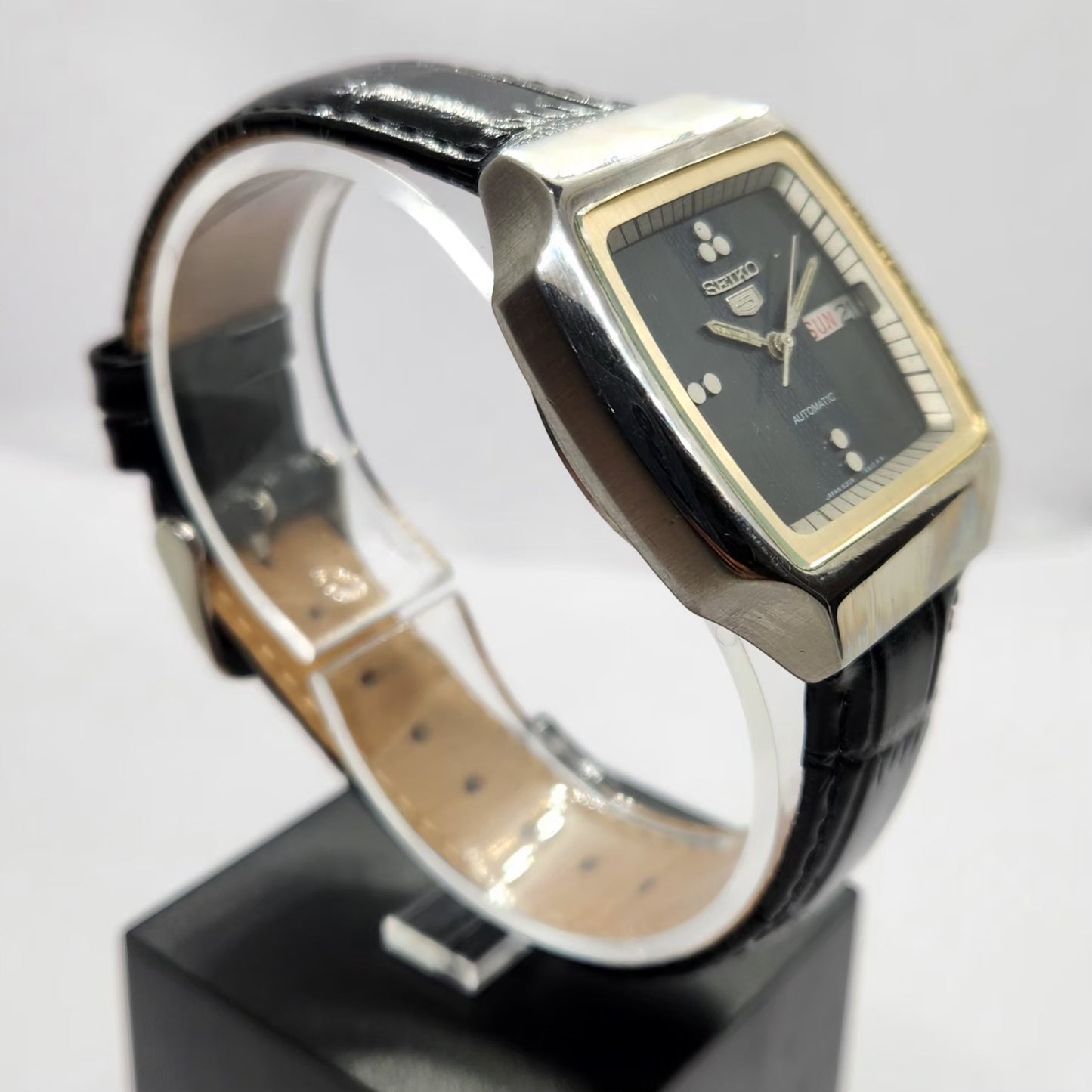 Vintage 1983 Original Seiko 5 Automatic 6309-5820 Black Face 17 Jewels Day-Date Japanese Men's Wrist Watch SA16