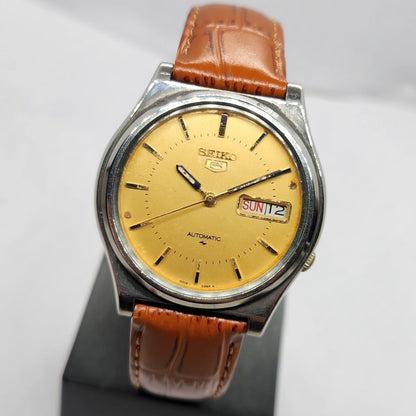 Vintage 1982 Original Seiko 5 Automatic 7009-3171 Gold Face 17 Jewels Day-Date Japanese Men's Wrist Watch SA19