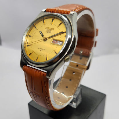 Vintage 1982 Original Seiko 5 Automatic 7009-3171 Gold Face 17 Jewels Day-Date Japanese Men's Wrist Watch SA19