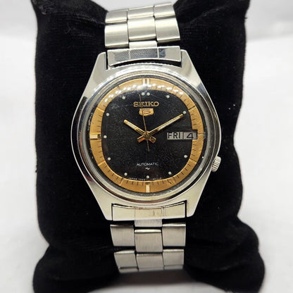 Vintage 1981 Original Seiko 5 Automatic 7009-529B Black Face 17 Jewels Day-Date Japanese Men's Wrist Watch SA20