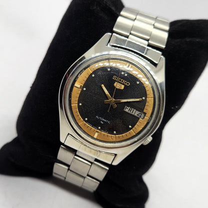 Vintage 1981 Original Seiko 5 Automatic 7009-529B Black Face 17 Jewels Day-Date Japanese Men's Wrist Watch SA20