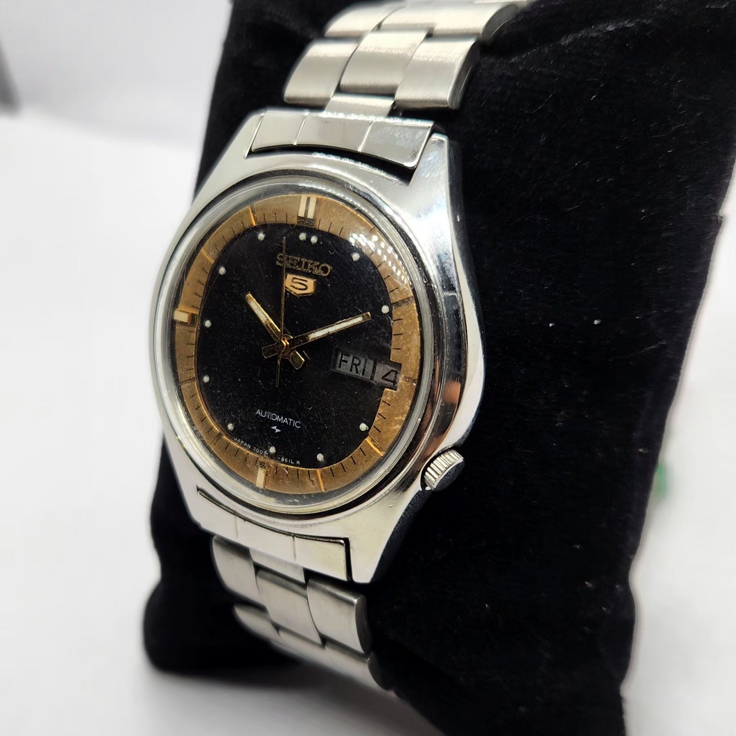 Vintage 1981 Original Seiko 5 Automatic 7009-529B Black Face 17 Jewels Day-Date Japanese Men's Wrist Watch SA20