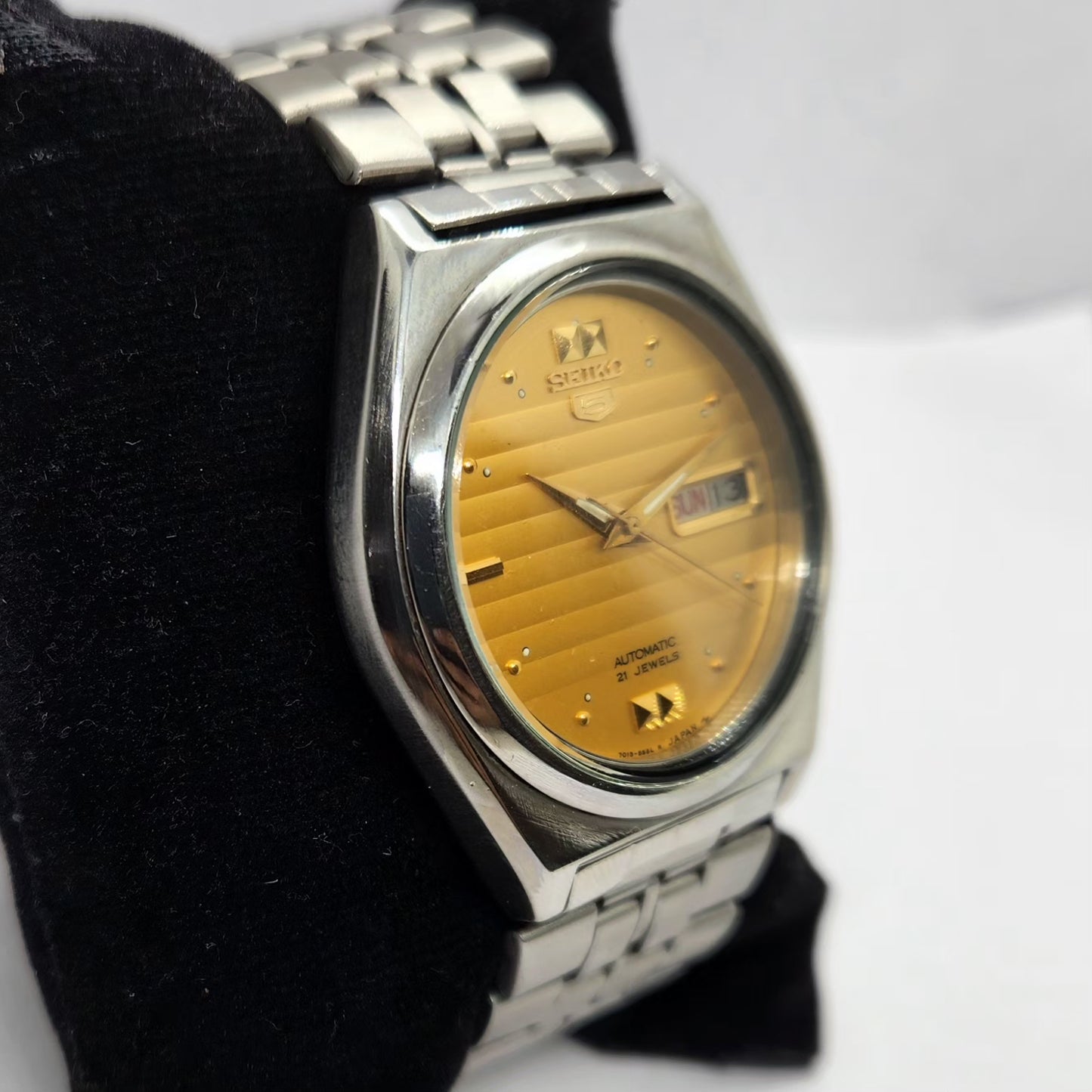Vintage 1979 Original Seiko 5 Automatic 7009-876A Gold Face 17 Jewels Day-Date Japanese Men's Wrist Watch SA21