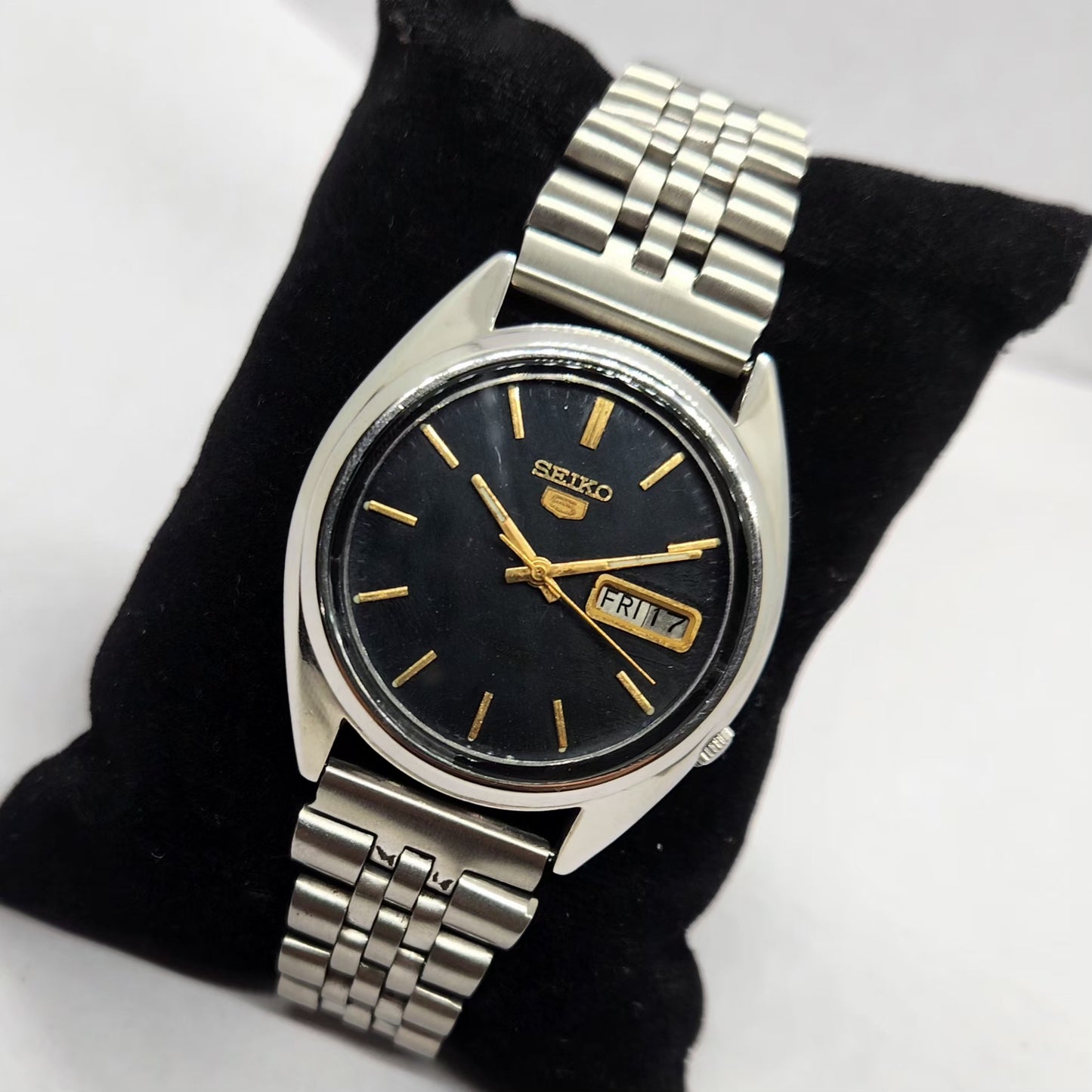 Vintage 1977 Original Seiko 5 Automatic 7009-3041 Black Face 17 Jewels Day-Date Japanese Men's Wrist Watch SA22