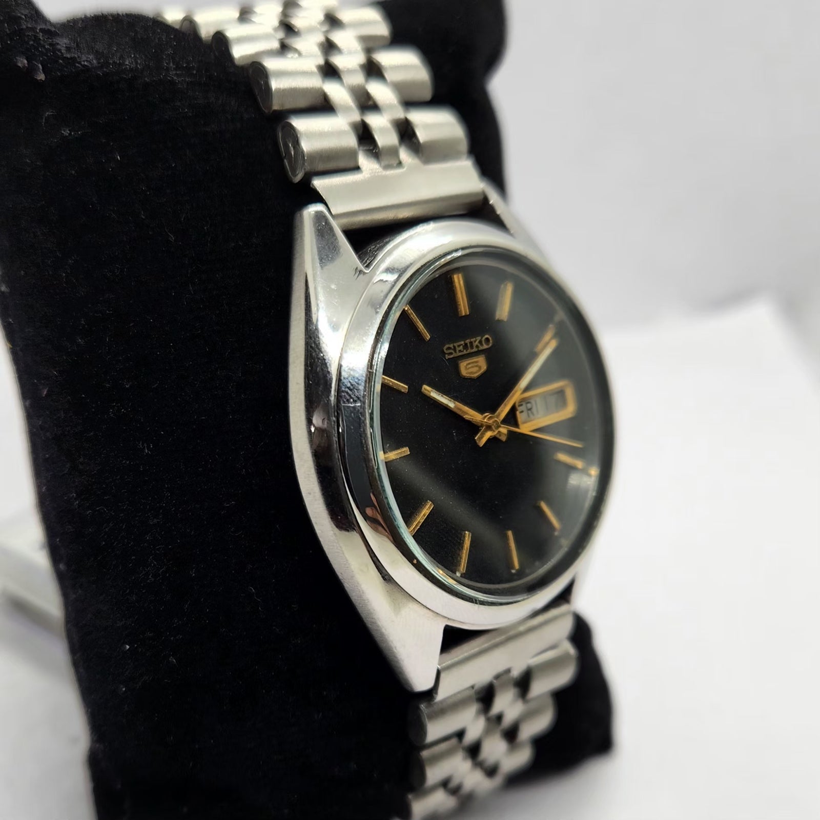 Vintage 1977 Original Seiko 5 Automatic 7009-3041 Black Face 17 Jewels Day-Date Japanese Men's Wrist Watch SA22