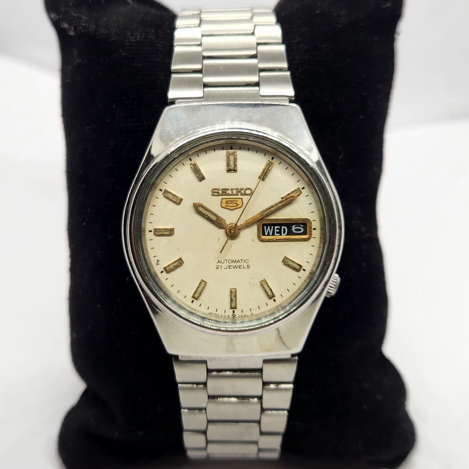 Vintage 1976 Original Seiko 5 Automatic 6319-7110 Off White Face 17 Jewels Day-Date Japanese Men's Wrist Watch SA24