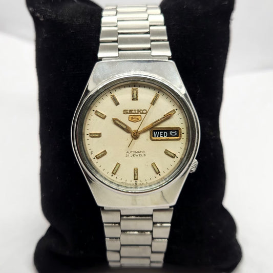 Vintage 1976 Original Seiko 5 Automatic 6319-7110 Off White Face 17 Jewels Day-Date Japanese Men's Wrist Watch SA24