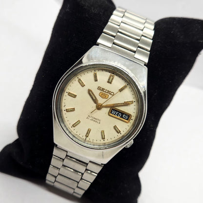 Vintage 1976 Original Seiko 5 Automatic 6319-7110 Off White Face 17 Jewels Day-Date Japanese Men's Wrist Watch SA24
