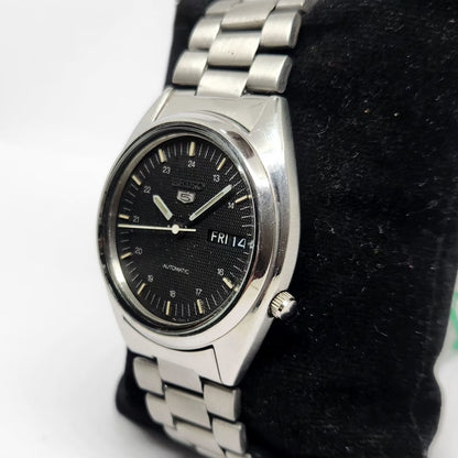 Vintage 1977 Original Seiko 5 Automatic 7009-3040 Black Face 17 Jewels Day-Date Japanese Men's Wrist Watch SA25