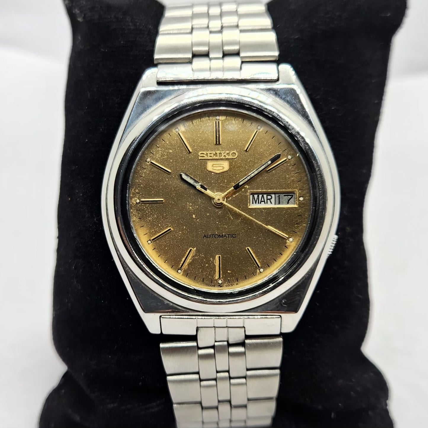 Vintage 1976 Original Seiko 5 Automatic 7009-876J Gold Face 17 Jewels Day-Date Japanese Men's Wrist Watch SA27