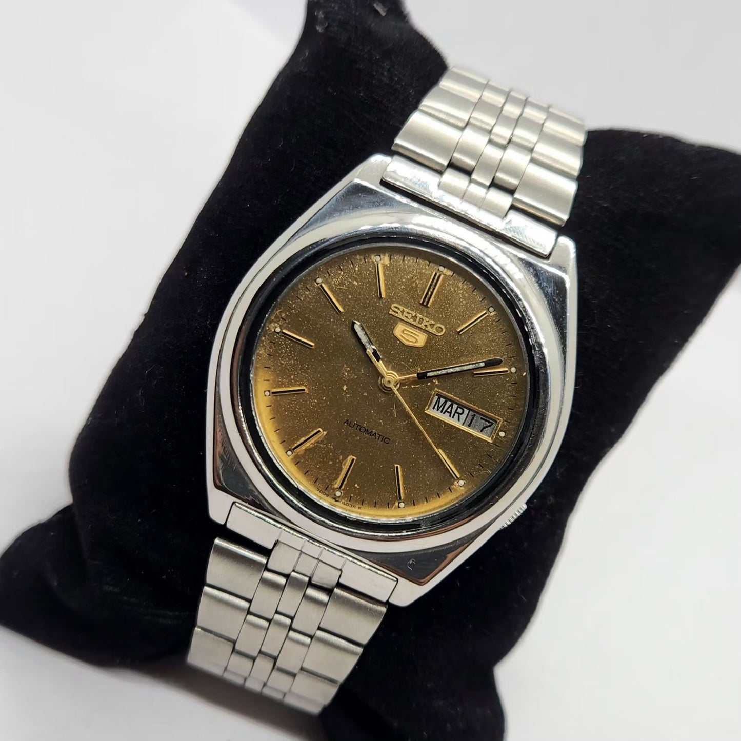 Vintage 1976 Original Seiko 5 Automatic 7009-876J Gold Face 17 Jewels Day-Date Japanese Men's Wrist Watch SA27