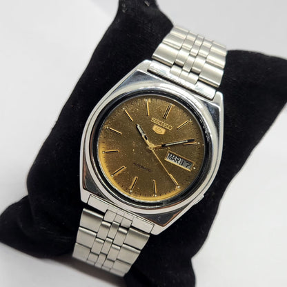 Vintage 1976 Original Seiko 5 Automatic 7009-876J Gold Face 17 Jewels Day-Date Japanese Men's Wrist Watch SA27