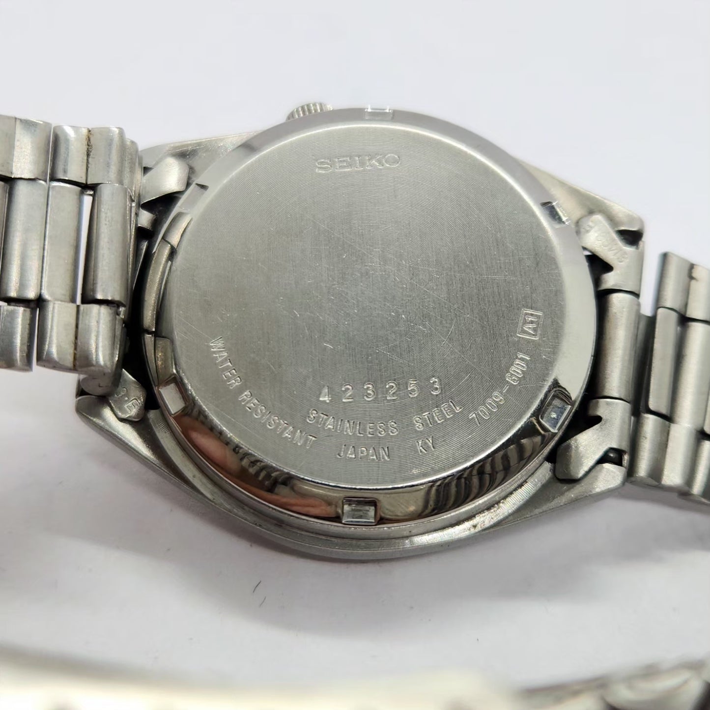 Vintage 1984 Original Seiko 5 Automatic 7009-6001 Black Face 17 Jewels Day-Date Japanese Men's Wrist Watch SA28