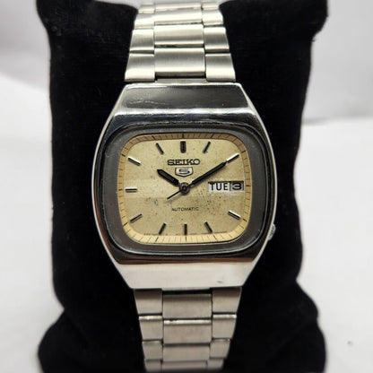 Vintage 1976 Original Seiko 5 Automatic 6309-5220 Cream Face 17 Jewels Day-Date Japanese Men's Wrist Watch SA29