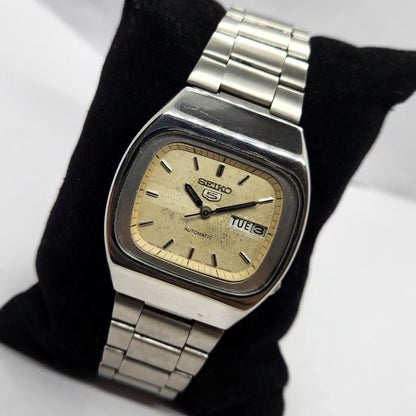 Vintage 1976 Original Seiko 5 Automatic 6309-5220 Cream Face 17 Jewels Day-Date Japanese Men's Wrist Watch SA29