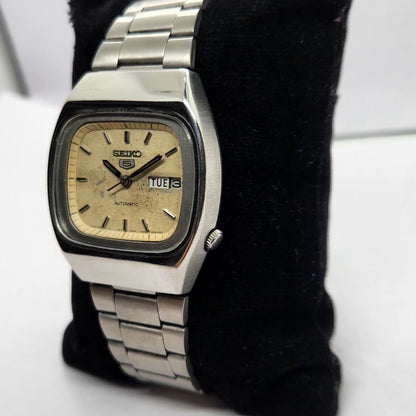 Vintage 1976 Original Seiko 5 Automatic 6309-5220 Cream Face 17 Jewels Day-Date Japanese Men's Wrist Watch SA29