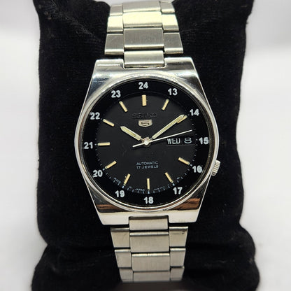 Vintage 1979 Original Seiko 5 Automatic 7009-3161 Black Face 17 Jewels Day-Date Japanese Men's Wrist Watch SA31