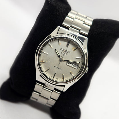 Vintage 1976 Original Seiko 5 Automatic 6309-8920 Silver Face 17 Jewels Day-Date Japanese Men's Wrist Watch SA32
