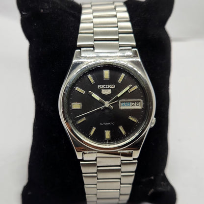 Vintage 1983 Original Seiko 5 Automatic 7009-3101 Black Face 17 Jewels Day-Date Japanese Men's Wrist Watch SA35