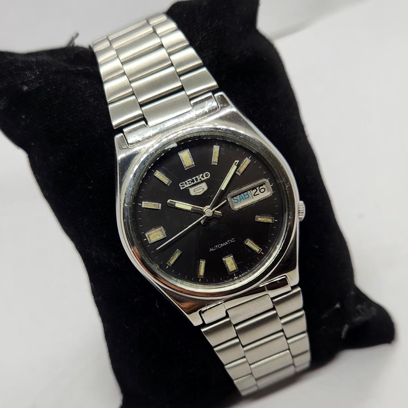 Vintage 1983 Original Seiko 5 Automatic 7009-3101 Black Face 17 Jewels Day-Date Japanese Men's Wrist Watch SA35