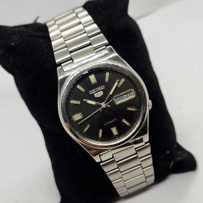 Vintage 1983 Original Seiko 5 Automatic 7009-3101 Black Face 17 Jewels Day-Date Japanese Men's Wrist Watch SA35