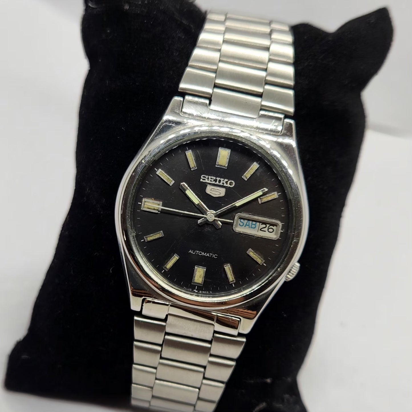 Vintage 1983 Original Seiko 5 Automatic 7009-3101 Black Face 17 Jewels Day-Date Japanese Men's Wrist Watch SA35
