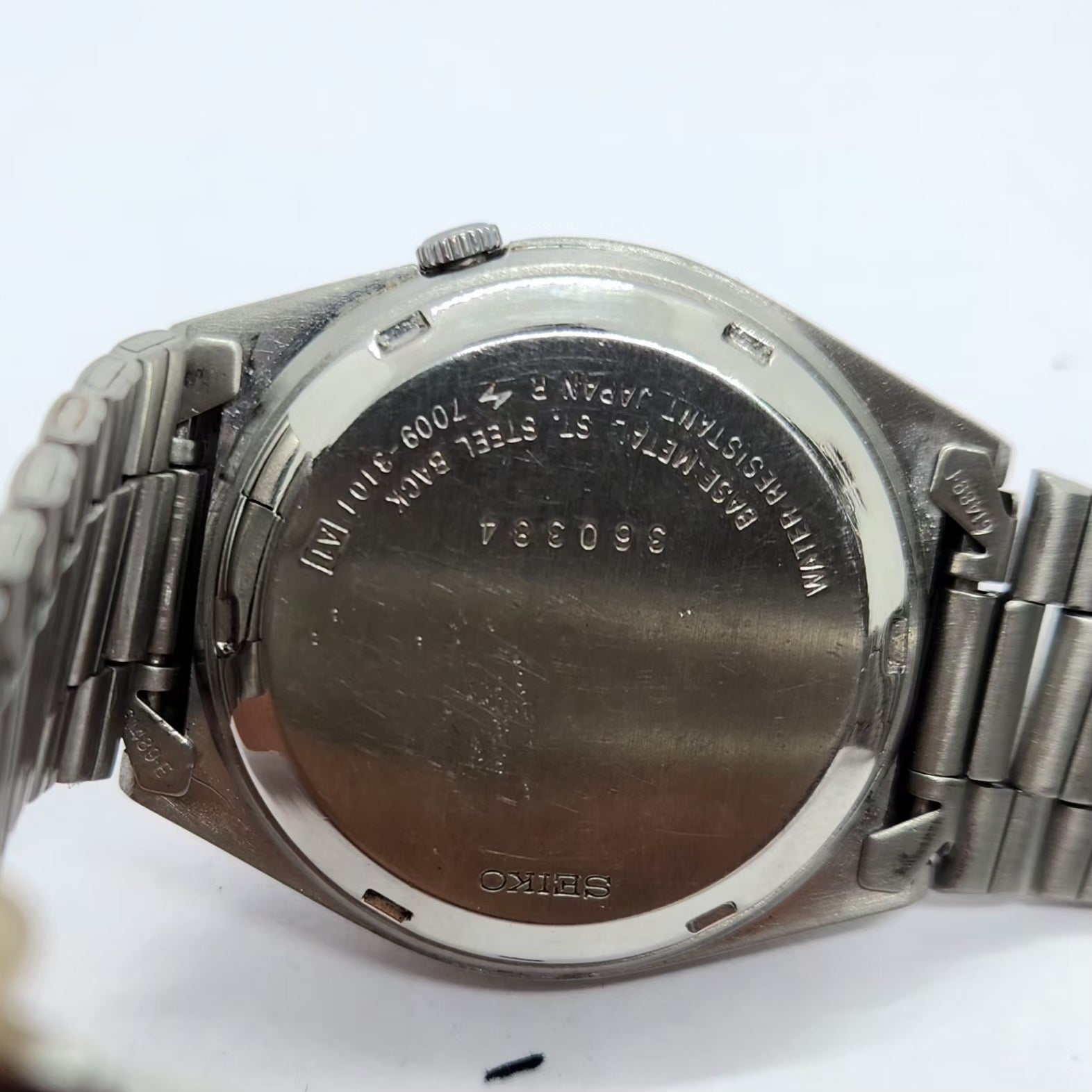 Vintage 1983 Original Seiko 5 Automatic 7009-3101 Black Face 17 Jewels Day-Date Japanese Men's Wrist Watch SA35