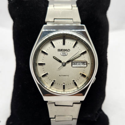 Vintage 1984 Original Seiko 5 Automatic 6309-8820 White Face 17 Jewels Day-Date Japanese Men's Wrist Watch SA36