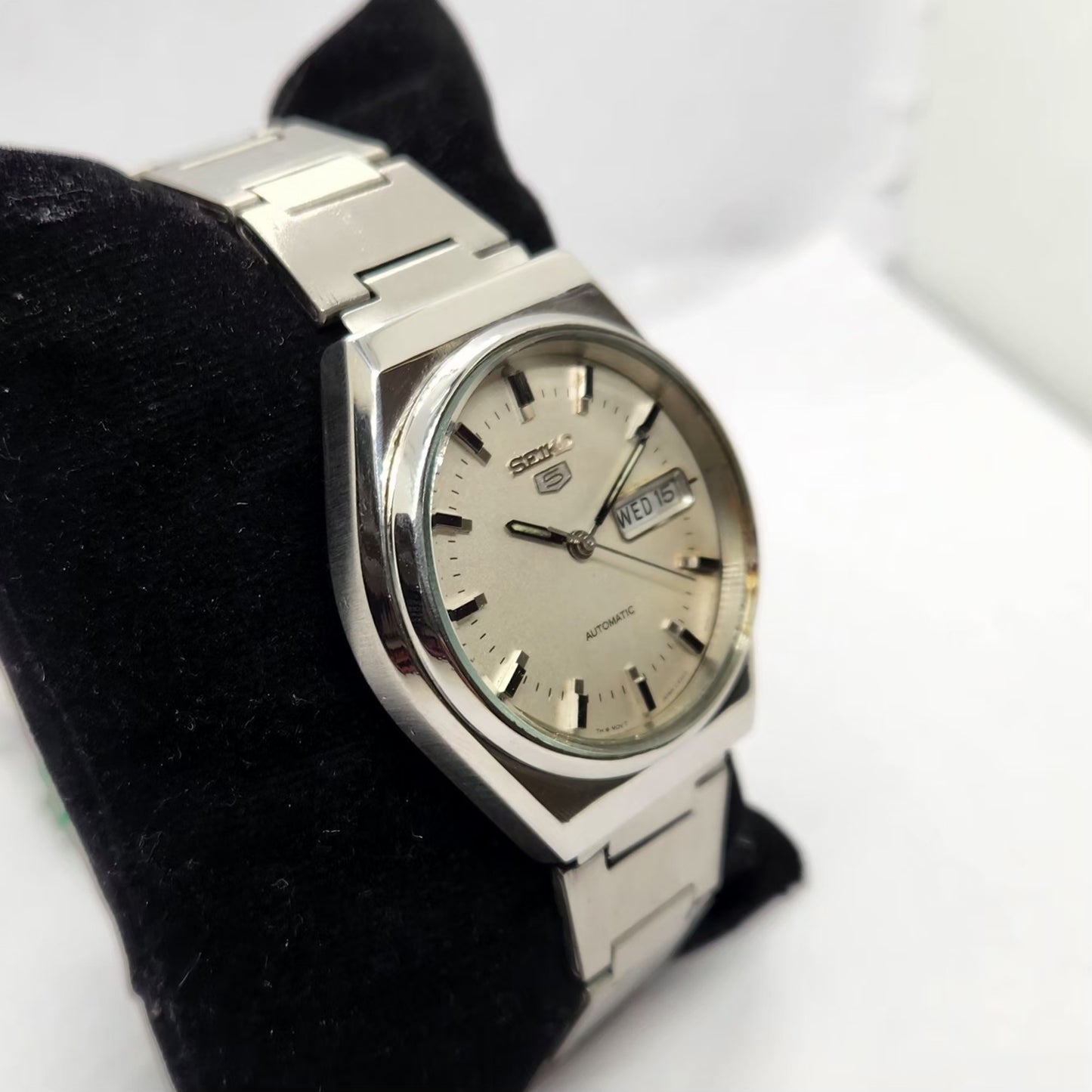 Vintage 1984 Original Seiko 5 Automatic 6309-8820 White Face 17 Jewels Day-Date Japanese Men's Wrist Watch SA36
