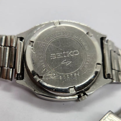 Vintage 1975 Original Seiko 5 Automatic 7005-8022 Black Face 17 Jewels Day-Date Japanese Men's Wrist Watch SA37
