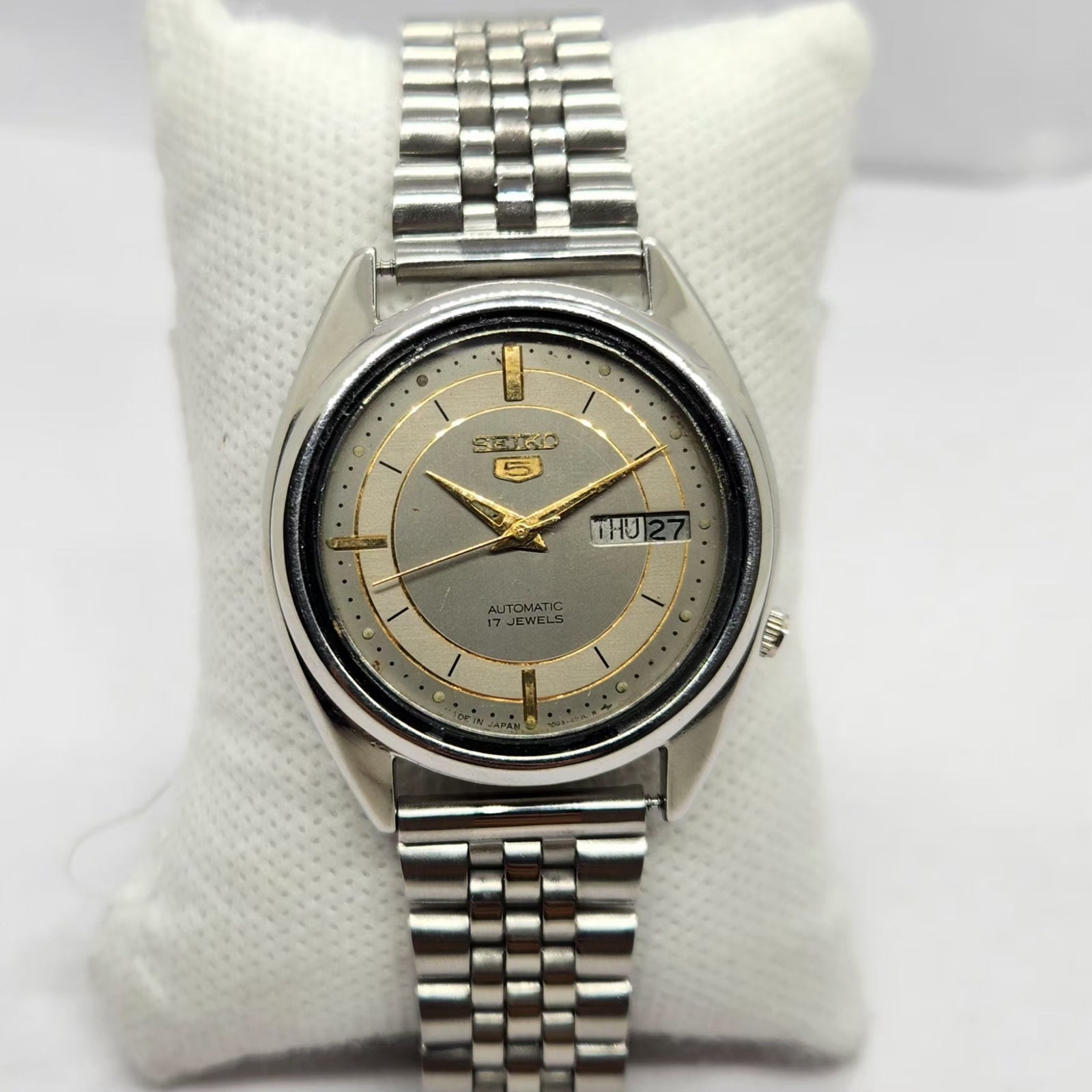 Vintage 1982 Original Seiko 5 Automatic 7009-3131 Grey Face 17 Jewels Day-Date Japanese Men's Wrist Watch SA40