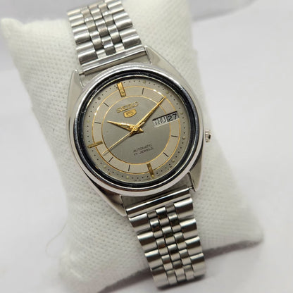 Vintage 1982 Original Seiko 5 Automatic 7009-3131 Grey Face 17 Jewels Day-Date Japanese Men's Wrist Watch SA40