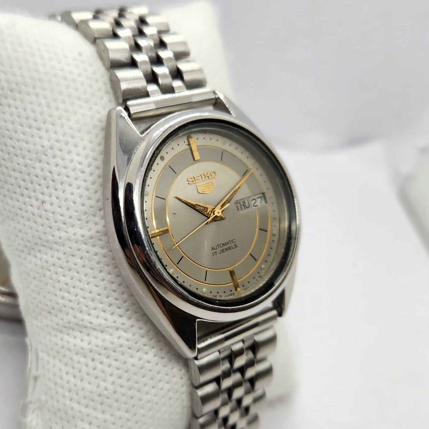 Vintage 1982 Original Seiko 5 Automatic 7009-3131 Grey Face 17 Jewels Day-Date Japanese Men's Wrist Watch SA40