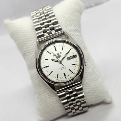 Vintage 1985 Original Seiko 5 Automatic 7009-6001 White Face 17 Jewels Day-Date Japanese Men's Wrist Watch SA41