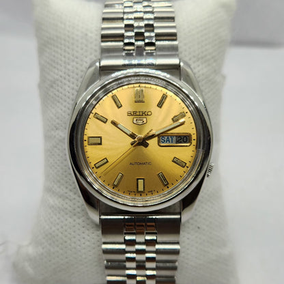 Vintage 1985 Original Seiko 5 Automatic 7009-821J Gold Face 17 Jewels Day-Date Japanese Men's Wrist Watch SA43