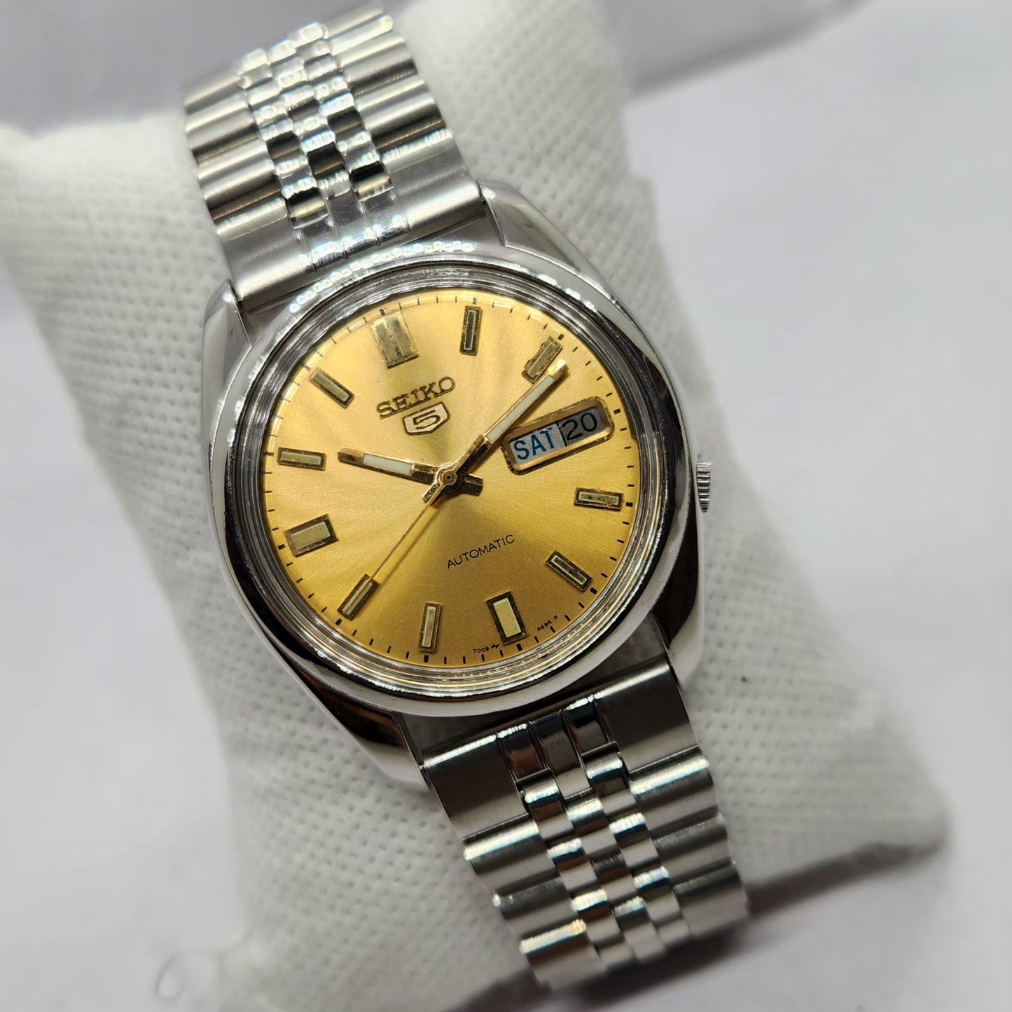 Vintage 1985 Original Seiko 5 Automatic 7009-821J Gold Face 17 Jewels Day-Date Japanese Men's Wrist Watch SA43
